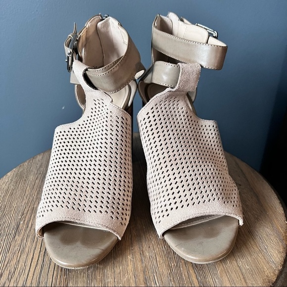 Marc Fisher Gabie Heeled Peep Toe Sandal - Picture 4 of 7